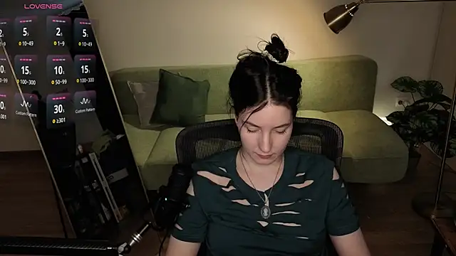 Naomi_Velvet live