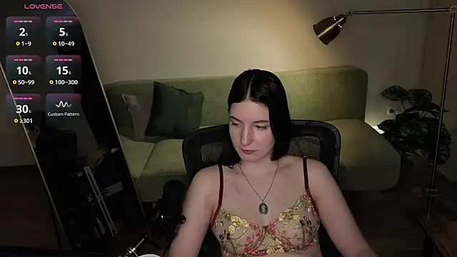 Naomi_Velvet live
