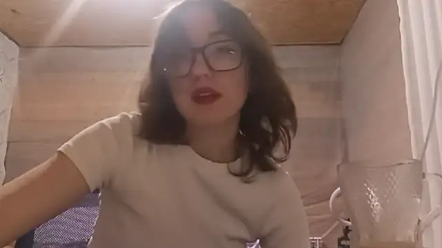 OliviaMoment live