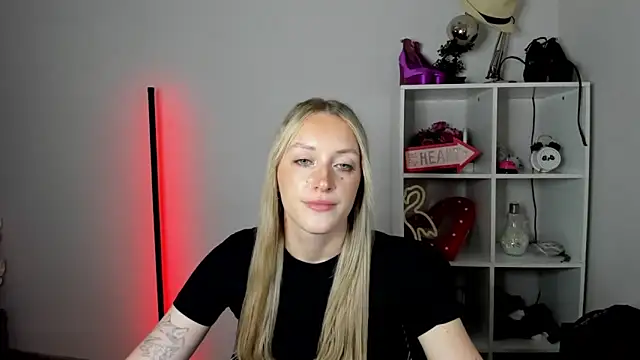 EvelynBlond live