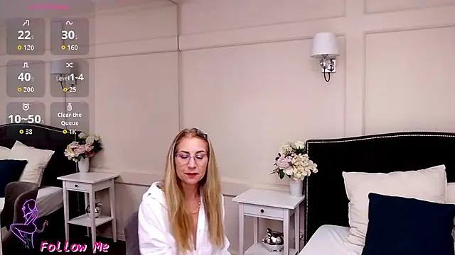 FoxyRamona live