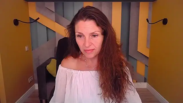 EllaLong live