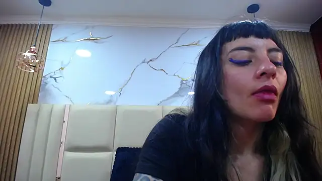 Naughty_Kittenm live