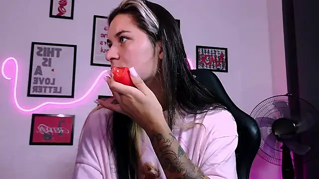 AlisaFrost live