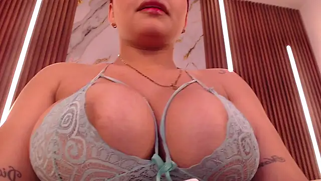 aixa_show live