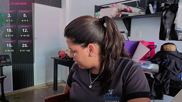 Daniela_mendoza26 live