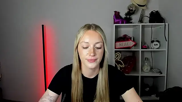 EvelynBlond live