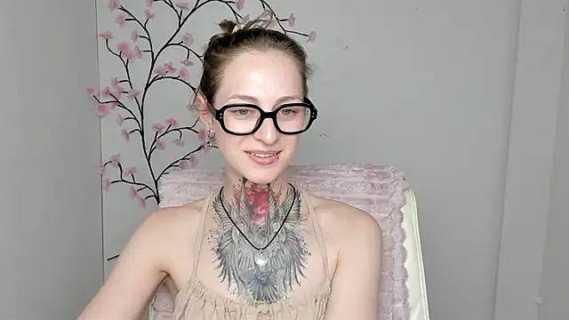 Esmi_Winter live