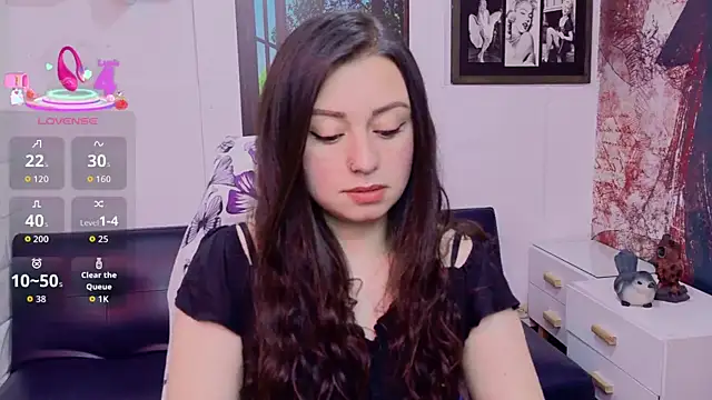 Eva_Roussell live