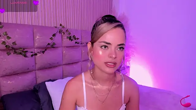 HannaRhodes live