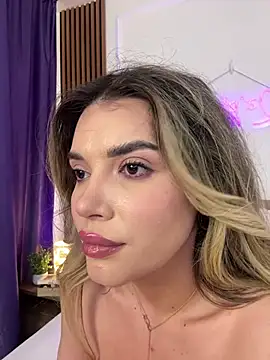 SophiePamela live
