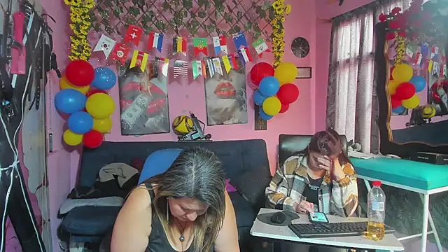 lesbiancuple live