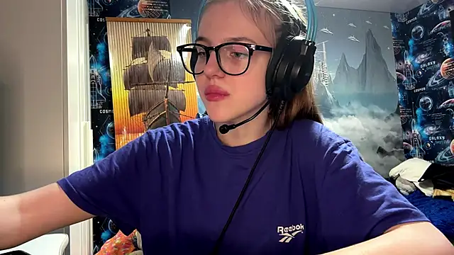 Elira_Breeze live