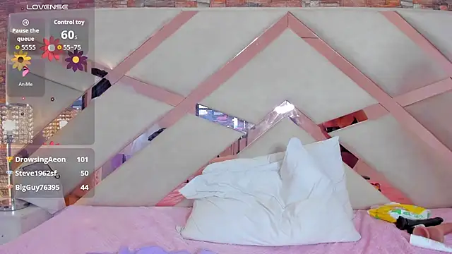lucy_davies live