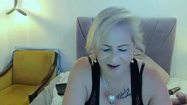 ScarletHoot_ live