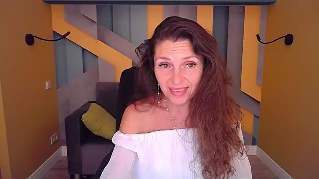 EllaLong live