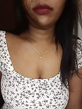 Tamil_kavinila live