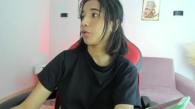 Emily_bruss live
