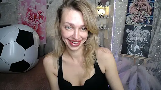 NickyAdamidi live