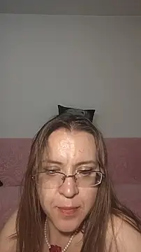 AriaEaston live