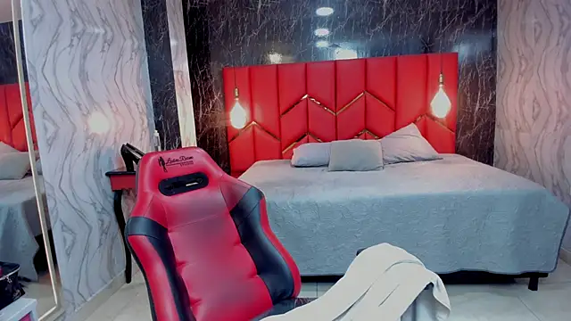 LatinaHoleQueen live