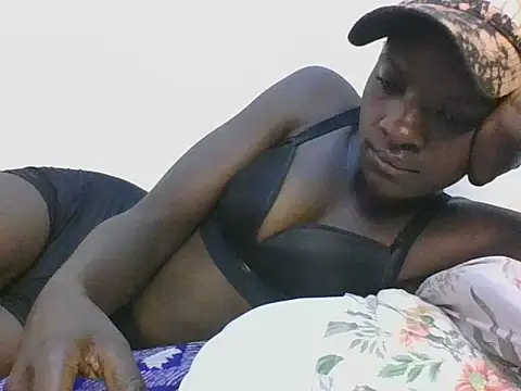 ebonypetite2 live