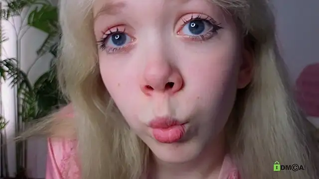 Rochelle_kitty live