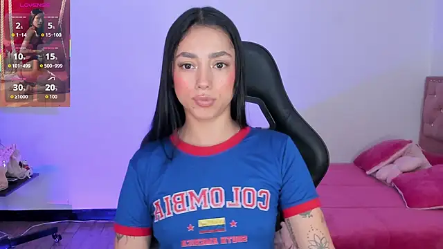 Lizzie_corner_v live