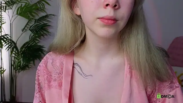 Rochelle_kitty live
