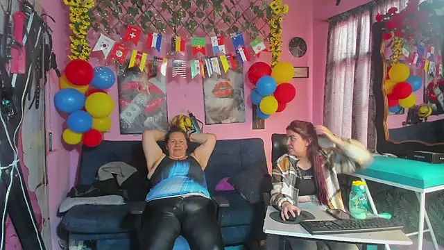 lesbiancuple live