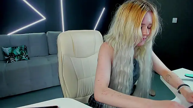 kikipeach live
