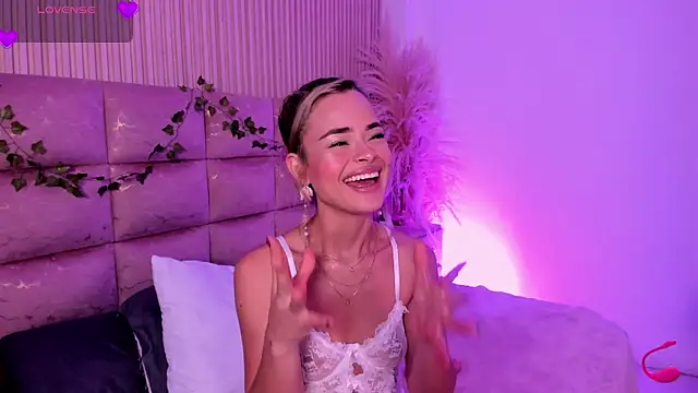 HannaRhodes live