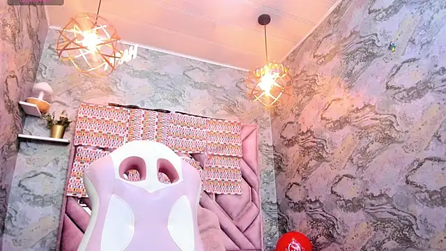 nefertiti_ebony live