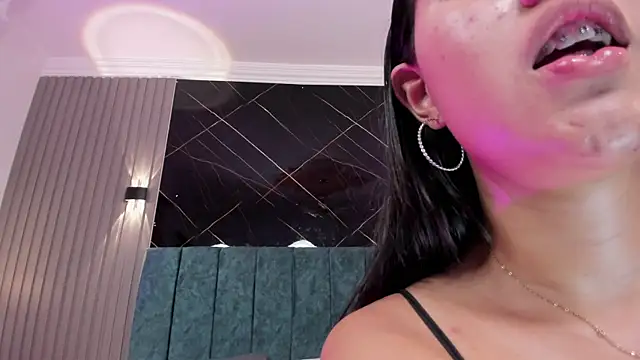Alana_Castillo live