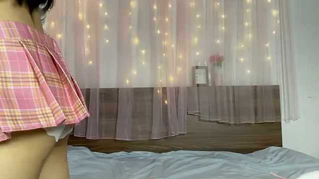 shy_pink_doll live
