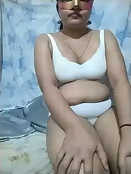 PriyankaSuthhar live