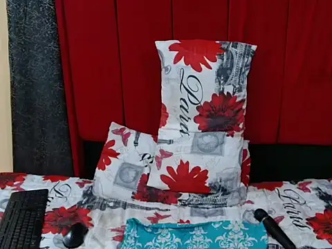 ThickSexyBoobsX live