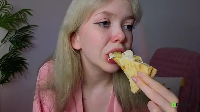 Rochelle_kitty live