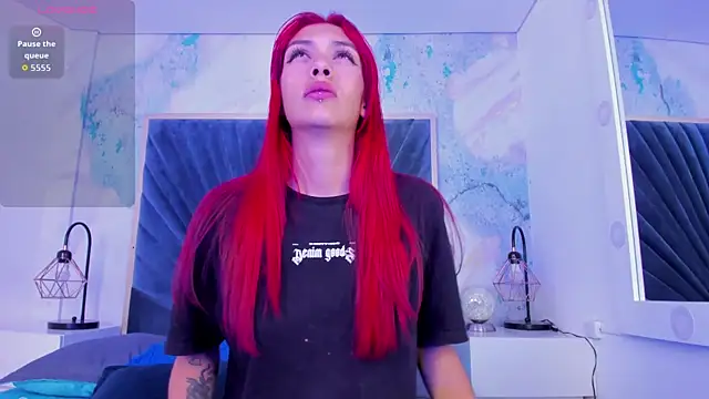 Derieri_Blush live