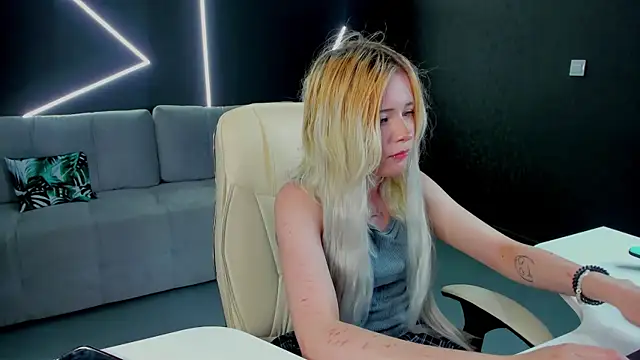 kikipeach live