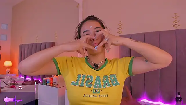 Megan_Thompsonn live