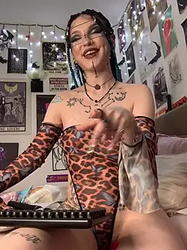 MoonAgnes live