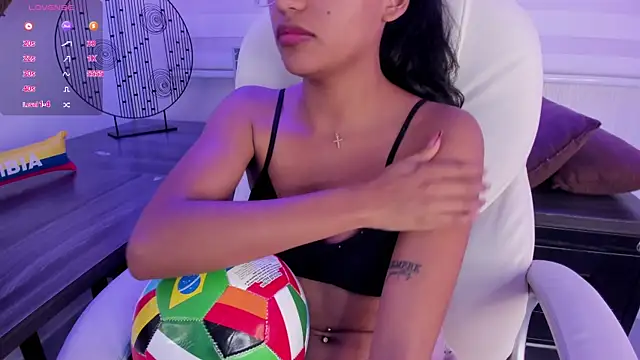 emma_brooks_ live