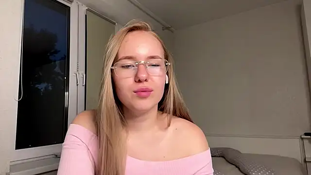 AmeliaOakheart live