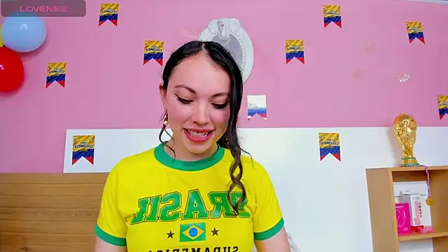 AshleyBenoitt live