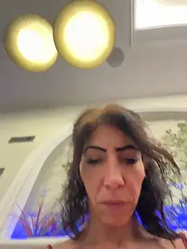 Yasmiinee live