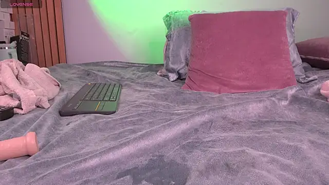 mia-reeves live