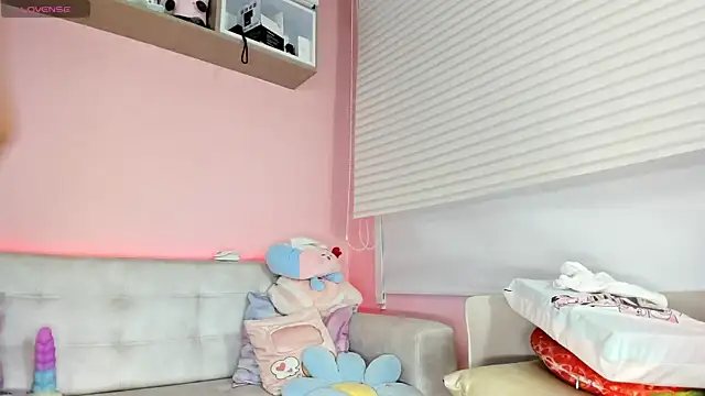 tinysara profile