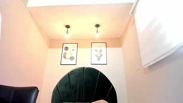 _EmilyJireh_ live
