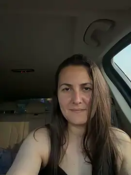 BrunetteNymph live